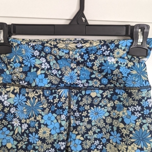 FREE PEOPLE | Women's Lose Control Wrap Floral Blue/Yellow Leggings - Picture 4 of 5
